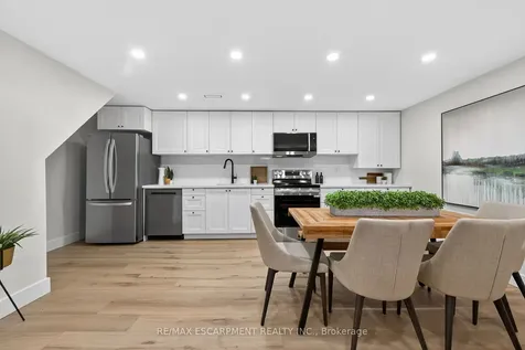 257 Queen Victoria Drive Hamilton ON L8W 1G4