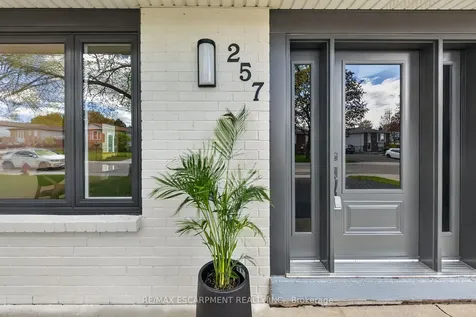 257 Queen Victoria Drive Hamilton ON L8W 1G4