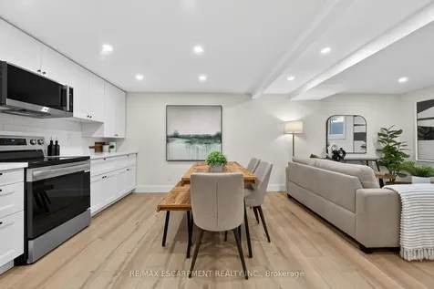 257 Queen Victoria Drive Hamilton ON L8W 1G4