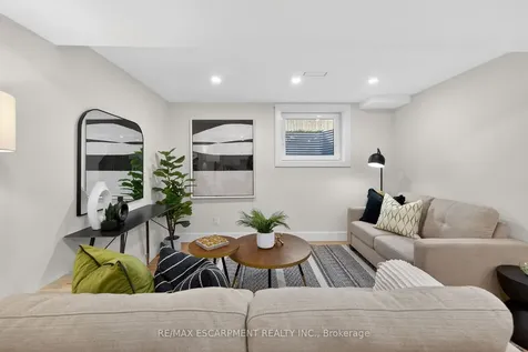 257 Queen Victoria Drive Hamilton ON L8W 1G4