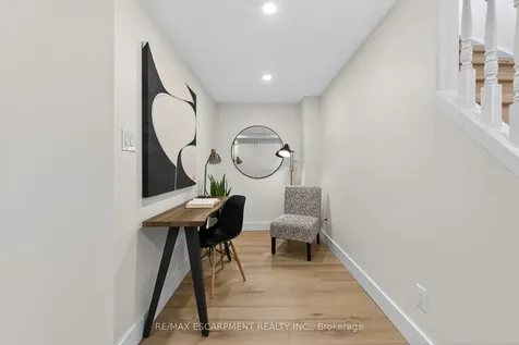 257 Queen Victoria Drive Hamilton ON L8W 1G4