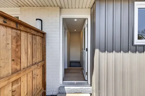 257 Queen Victoria Drive Hamilton ON L8W 1G4