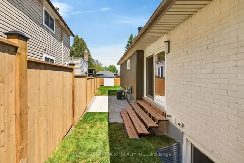 257 Queen Victoria Drive Hamilton ON L8W 1G4