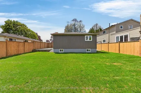 257 Queen Victoria Drive Hamilton ON L8W 1G4