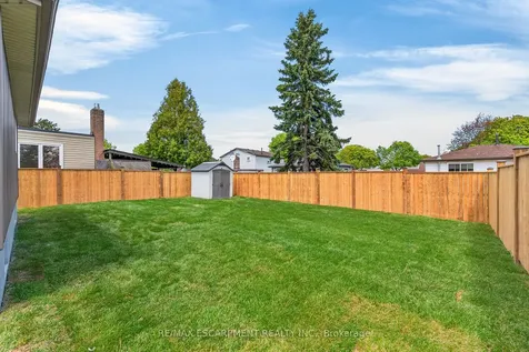 257 Queen Victoria Drive Hamilton ON L8W 1G4