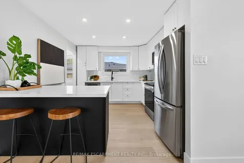 257 Queen Victoria Drive Hamilton ON L8W 1G4