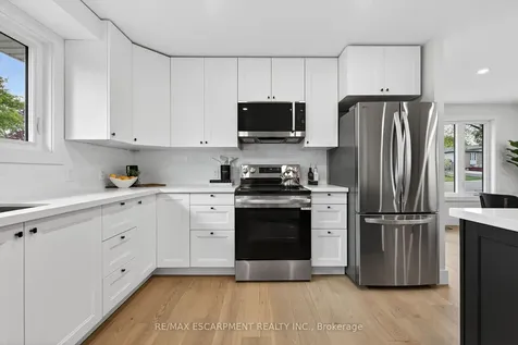 257 Queen Victoria Drive Hamilton ON L8W 1G4