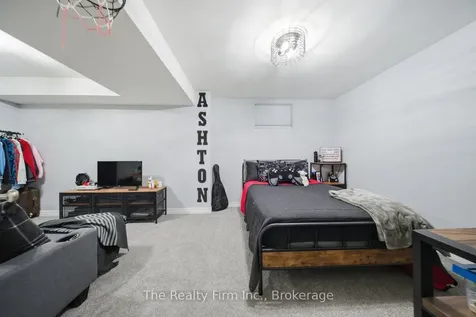 515 Hummingbird Crescent Woodstock ON N4T 1V9
