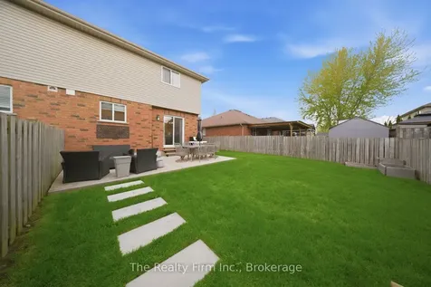 515 Hummingbird Crescent Woodstock ON N4T 1V9