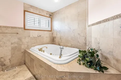3734 Sinnicks Avenue Niagara Falls ON L2J 2G7