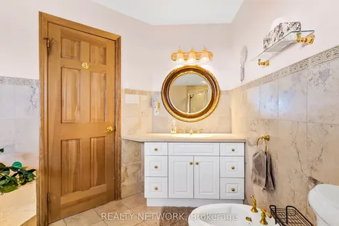 3734 Sinnicks Avenue Niagara Falls ON L2J 2G7