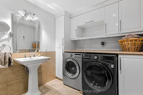 3734 Sinnicks Avenue Niagara Falls ON L2J 2G7
