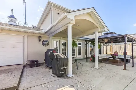 3734 Sinnicks Avenue Niagara Falls ON L2J 2G7