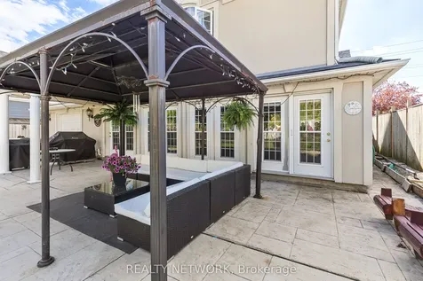3734 Sinnicks Avenue Niagara Falls ON L2J 2G7
