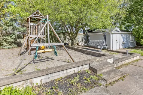 3734 Sinnicks Avenue Niagara Falls ON L2J 2G7