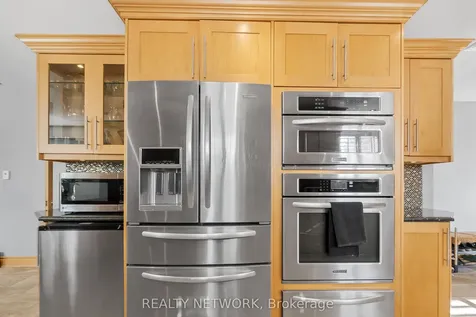 3734 Sinnicks Avenue Niagara Falls ON L2J 2G7