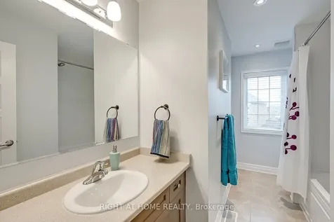 80 Forest Ridge Avenue Hamilton ON L8B 1V4