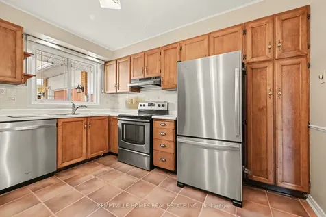 182 Abbotsford Road Kanata ON K2L 1C9