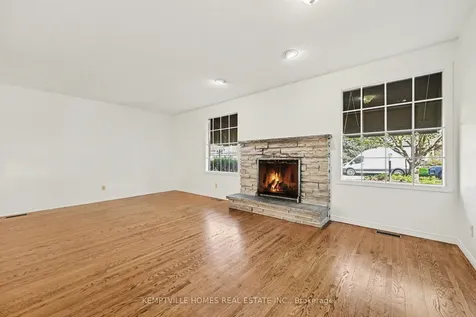 182 Abbotsford Road Kanata ON K2L 1C9
