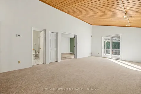 182 Abbotsford Road Kanata ON K2L 1C9