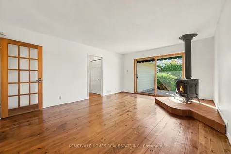 182 Abbotsford Road Kanata ON K2L 1C9