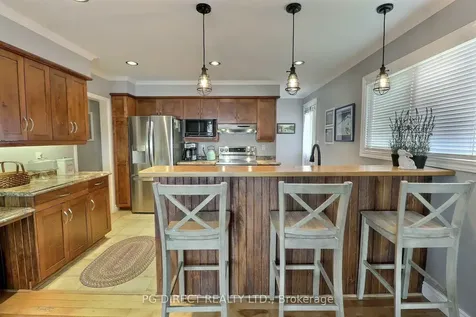 19 Manor Drive Brockville ON K6V 3E5