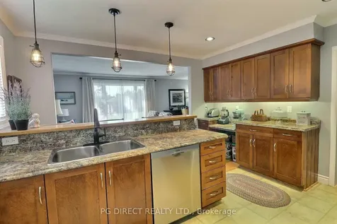19 Manor Drive Brockville ON K6V 3E5