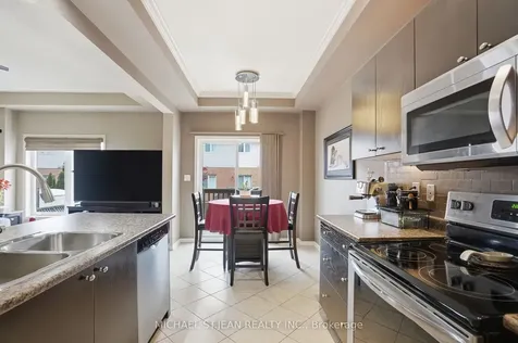 131 Bankfield Crescent Hamilton ON L8J 0B9