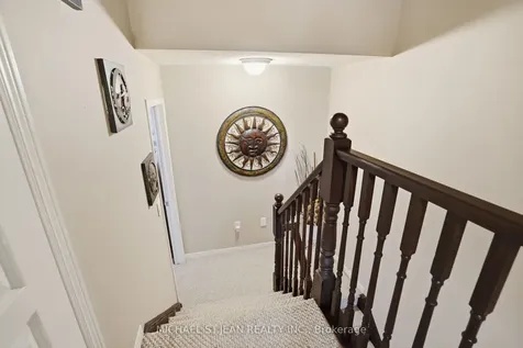 131 Bankfield Crescent Hamilton ON L8J 0B9