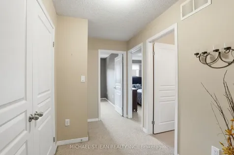 131 Bankfield Crescent Hamilton ON L8J 0B9