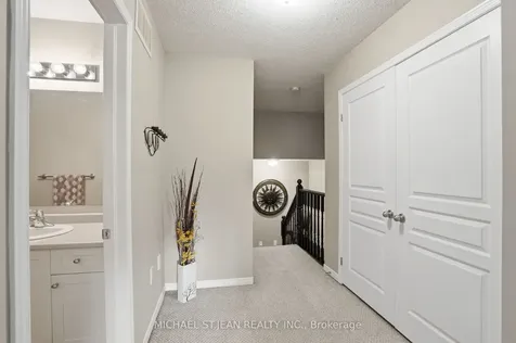 131 Bankfield Crescent Hamilton ON L8J 0B9