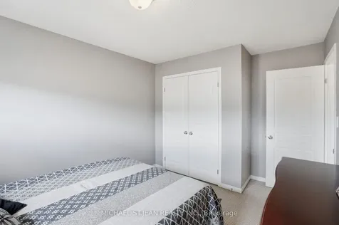 131 Bankfield Crescent Hamilton ON L8J 0B9