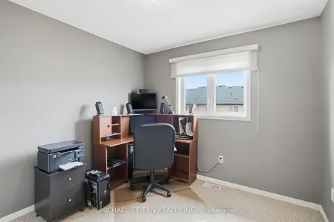 131 Bankfield Crescent Hamilton ON L8J 0B9