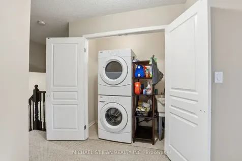 131 Bankfield Crescent Hamilton ON L8J 0B9