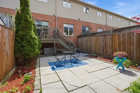 131 Bankfield Crescent Hamilton ON L8J 0B9