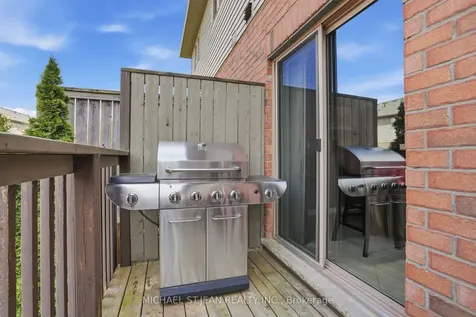 131 Bankfield Crescent Hamilton ON L8J 0B9