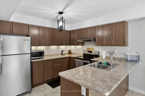 61 Briggs Grove Peterborough ON K9J 0H3