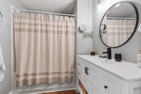 23 Northdale Drive St. Catharines ON L2M 3N8