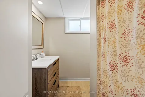 23 Northdale Drive St. Catharines ON L2M 3N8