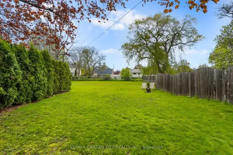 23 Northdale Drive St. Catharines ON L2M 3N8