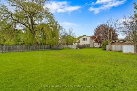 23 Northdale Drive St. Catharines ON L2M 3N8