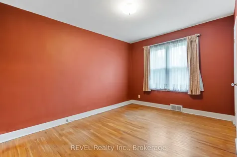 18 Nickerson Avenue St. Catharines ON L2N 3M2