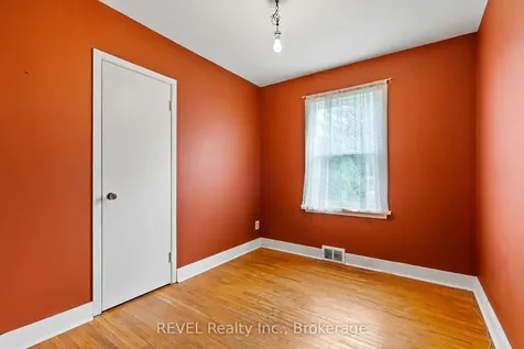 18 Nickerson Avenue St. Catharines ON L2N 3M2