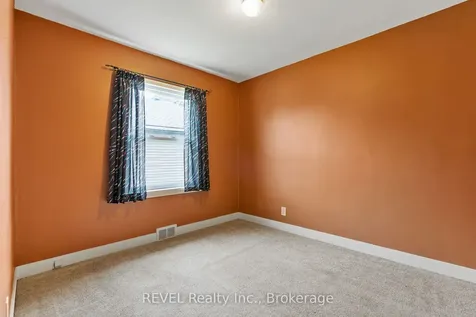 18 Nickerson Avenue St. Catharines ON L2N 3M2