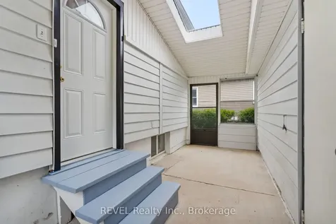 18 Nickerson Avenue St. Catharines ON L2N 3M2