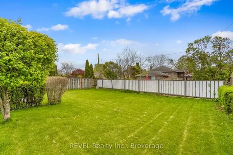 18 Nickerson Avenue St. Catharines ON L2N 3M2