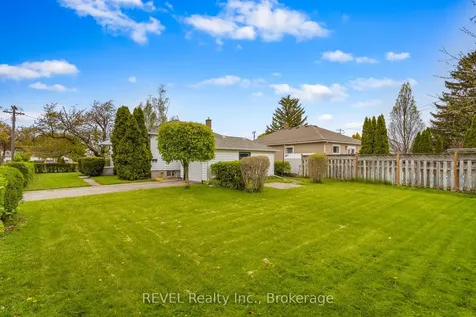 18 Nickerson Avenue St. Catharines ON L2N 3M2
