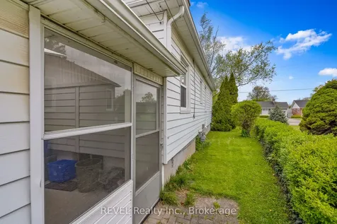 18 Nickerson Avenue St. Catharines ON L2N 3M2