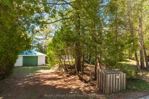 138 Third Avenue N South Bruce Peninsula ON N0H 2G0