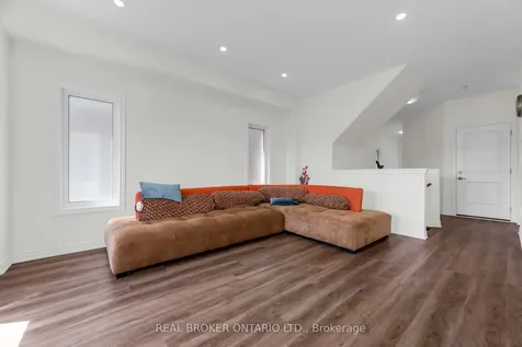 123 Sycamore Street Welland ON L3C 0H9